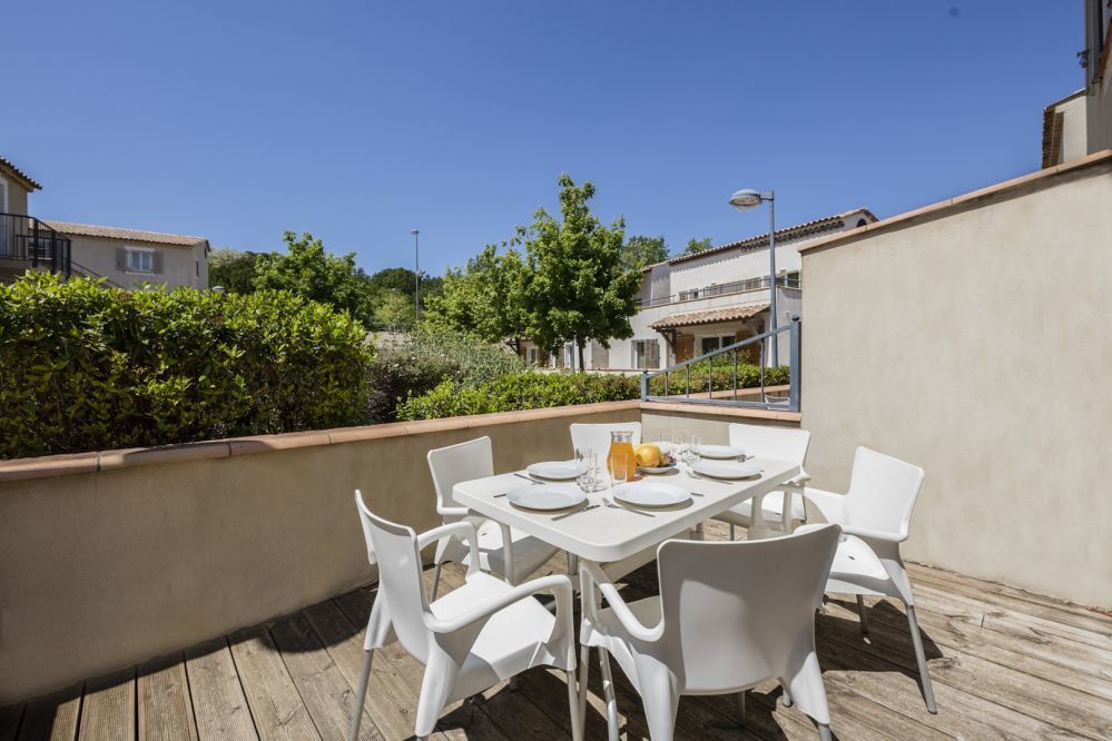 Garden & City - 2 bedroom cabin house
